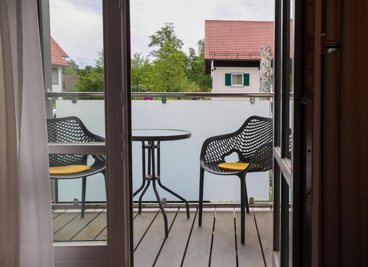 Sopherl Am See - Fruehstueck Auf Der Seeterrasse, Sehr Ruhig Und Wunderschoen Am See, 3 Minuten Nach Oberpfaffenhofen, Viele Radtouren, Restaurants & Cafes In Der Umgebung Wessling Ngoại thất bức ảnh
