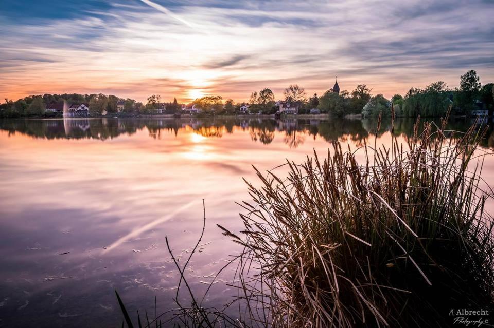 Sopherl Am See - Fruehstueck Auf Der Seeterrasse, Sehr Ruhig Und Wunderschoen Am See, 3 Minuten Nach Oberpfaffenhofen, Viele Radtouren, Restaurants & Cafes In Der Umgebung Wessling Ngoại thất bức ảnh